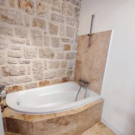 Magnifique Sur Les Collines De Nice, 6 Pieces, Clim, Barbecue, Sauna Et Hammam * Nice